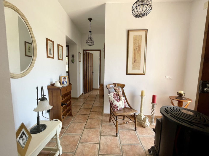 Image No.11-3 Bed Property for sale