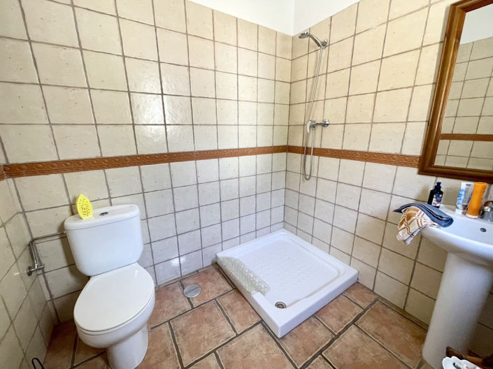 Image No.20-3 Bed Property for sale