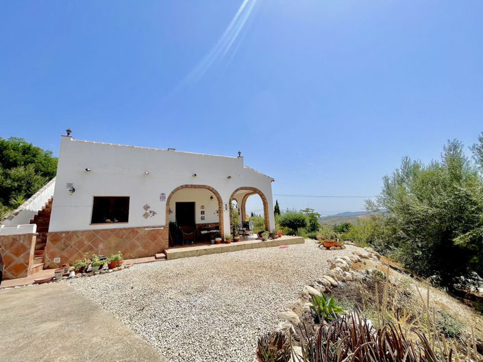 Image No.24-3 Bed Property for sale