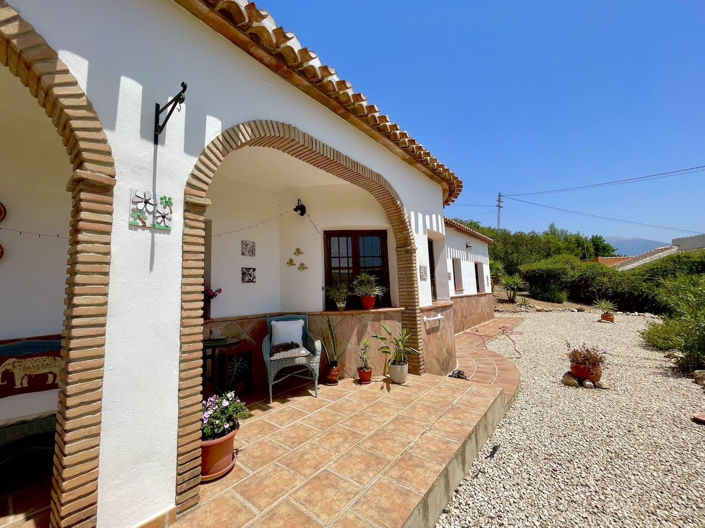 Image No.25-3 Bed Property for sale