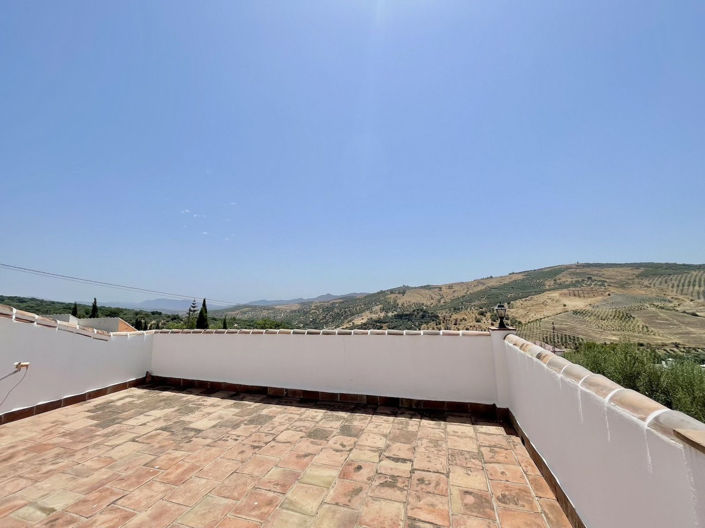 Image No.28-3 Bed Property for sale