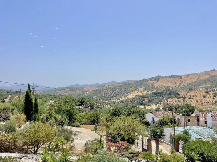 Image No.30-3 Bed Property for sale