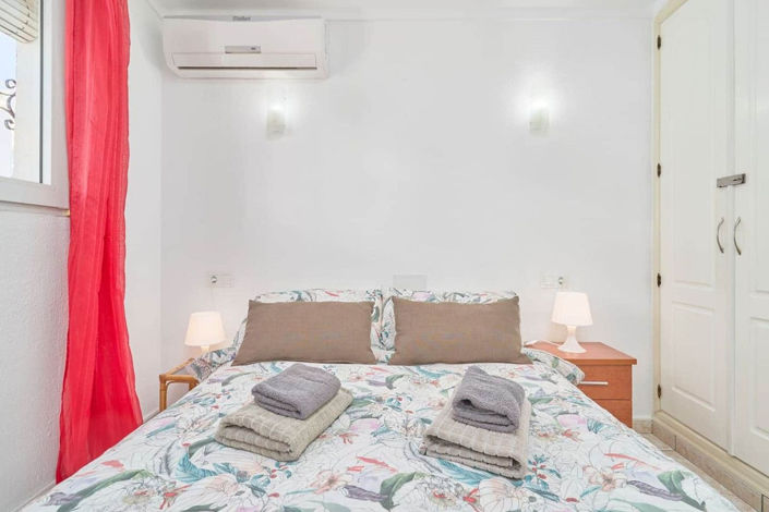 Image No.14-1 Bed Property for sale