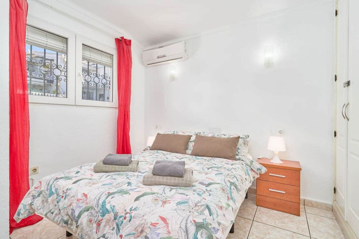 Image No.15-1 Bed Property for sale