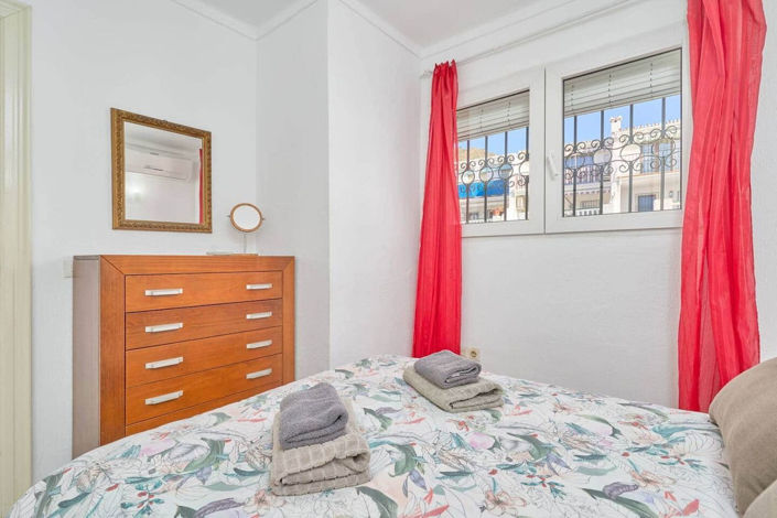 Image No.16-1 Bed Property for sale