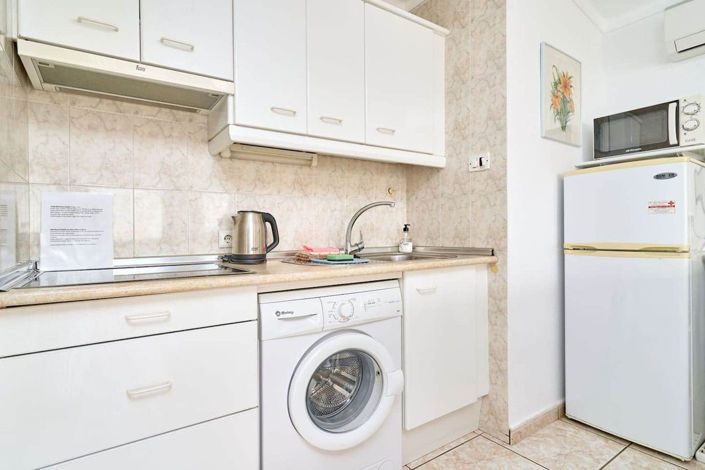 Image No.9-1 Bed Property for sale