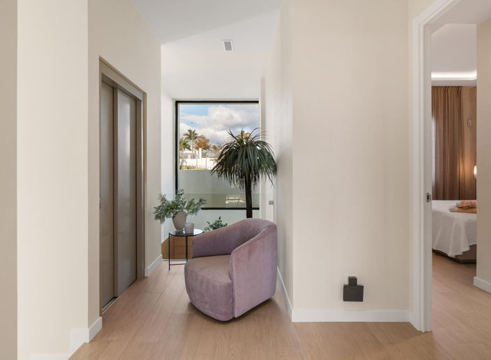 Image No.10-4 Bed Property for sale