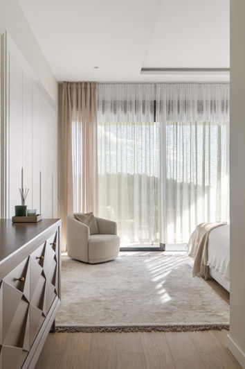 Image No.20-4 Bed Property for sale