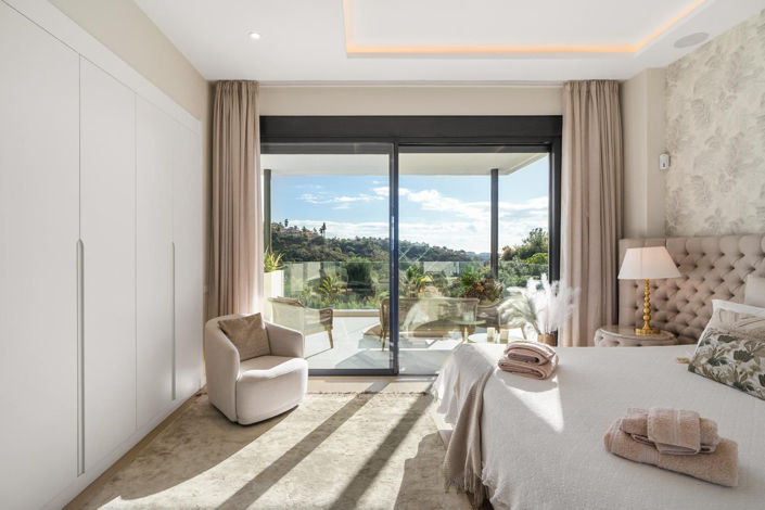 Image No.5-4 Bed Property for sale