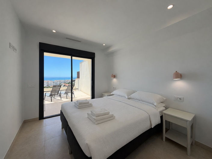 Image No.12-3 Bed Property for sale