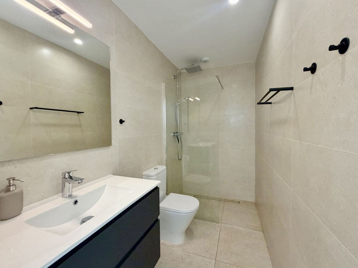 Image No.13-3 Bed Property for sale