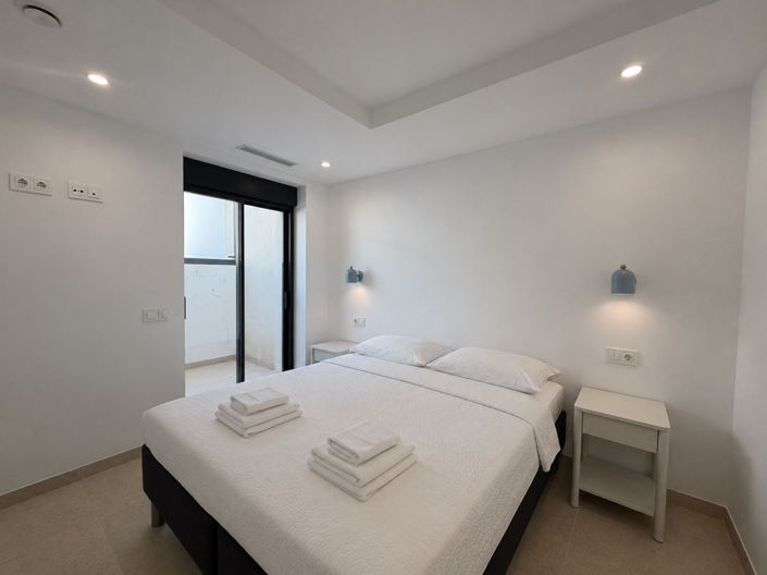Image No.14-3 Bed Property for sale