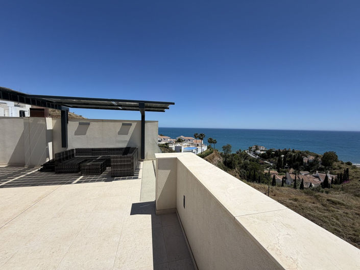 Image No.26-3 Bed Property for sale