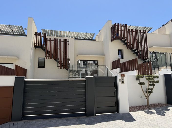 Image No.28-3 Bed Property for sale