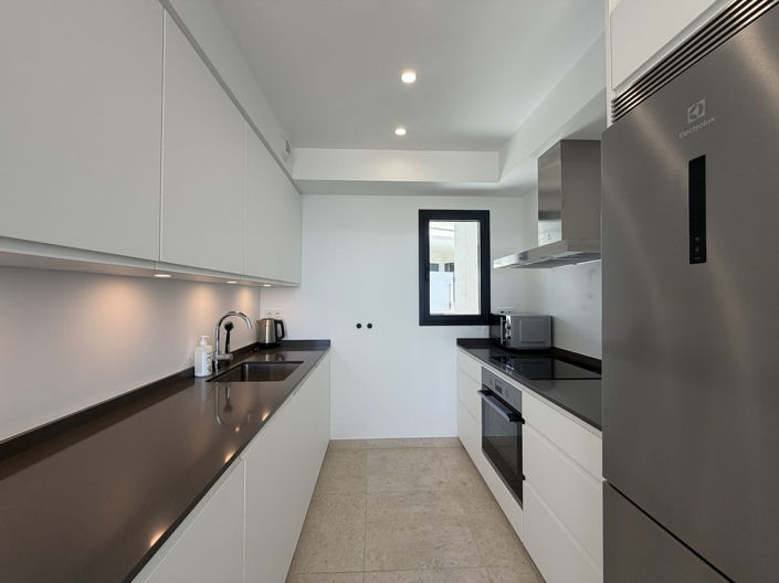 Image No.8-3 Bed Property for sale