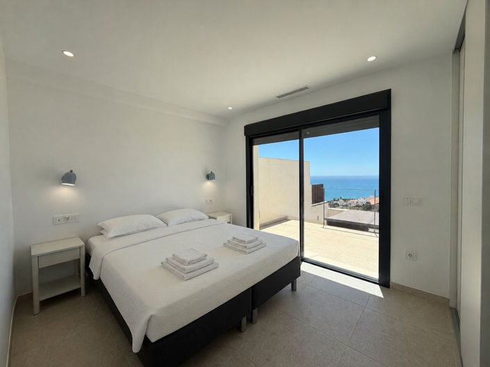 Image No.9-3 Bed Property for sale