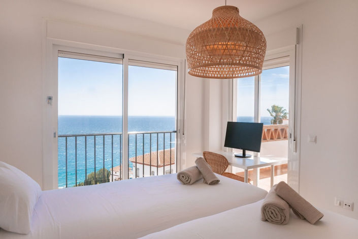 Image No.18-5 Bed Property for sale