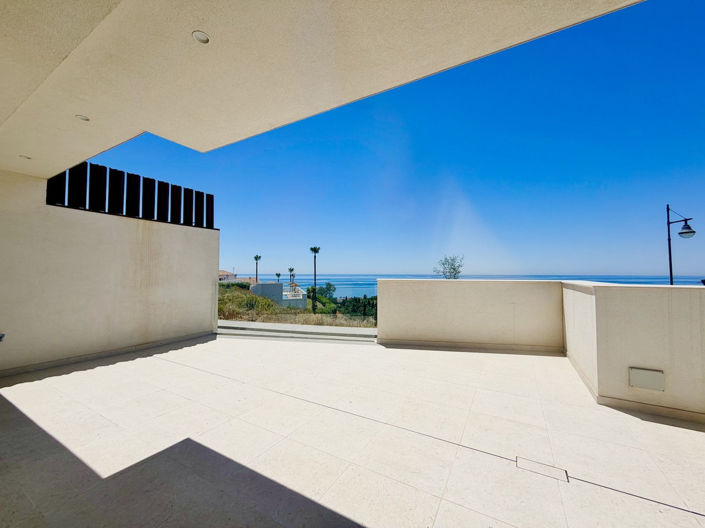 Image No.3-3 Bed Property for sale