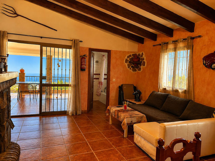 Image No.14-3 Bed Property for sale