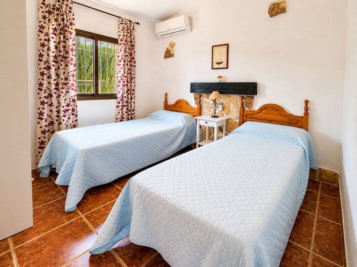 Image No.18-3 Bed Property for sale