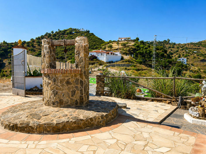 Image No.25-3 Bed Property for sale