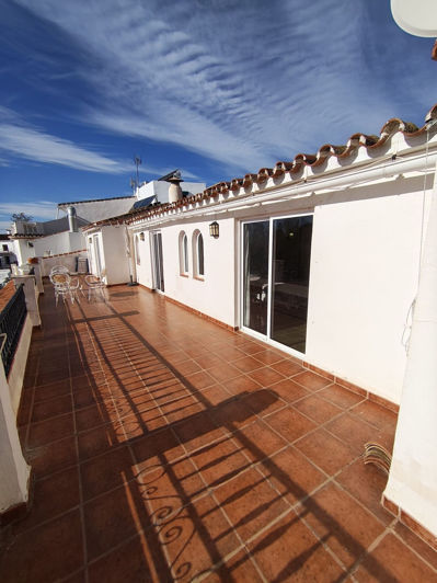 Image No.15-2 Bed Property for sale