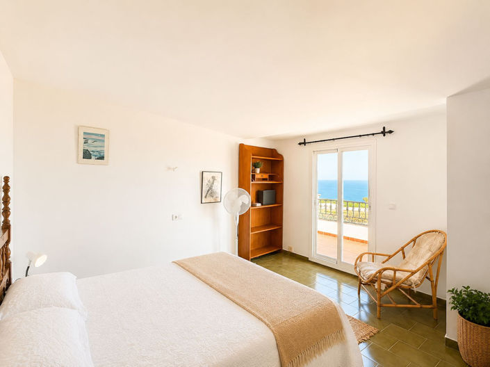 Image No.16-2 Bed Property for sale