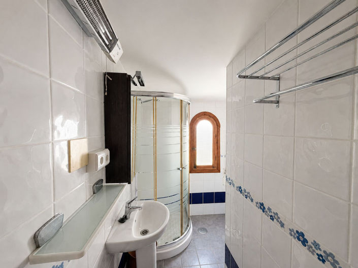 Image No.18-2 Bed Property for sale