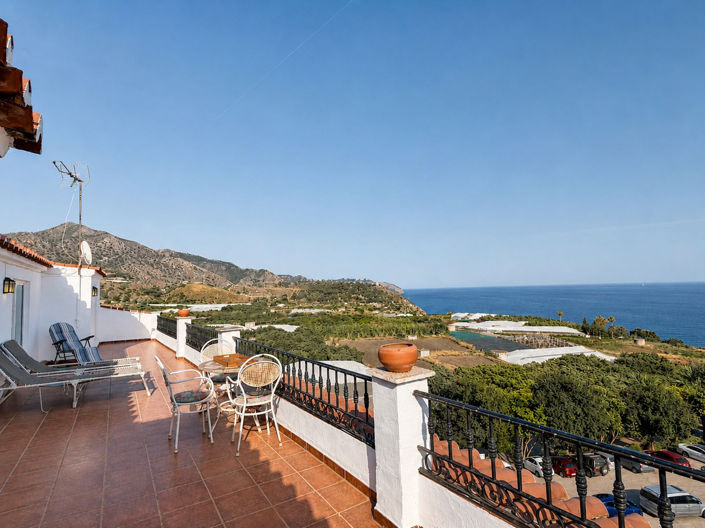 Image No.20-2 Bed Property for sale