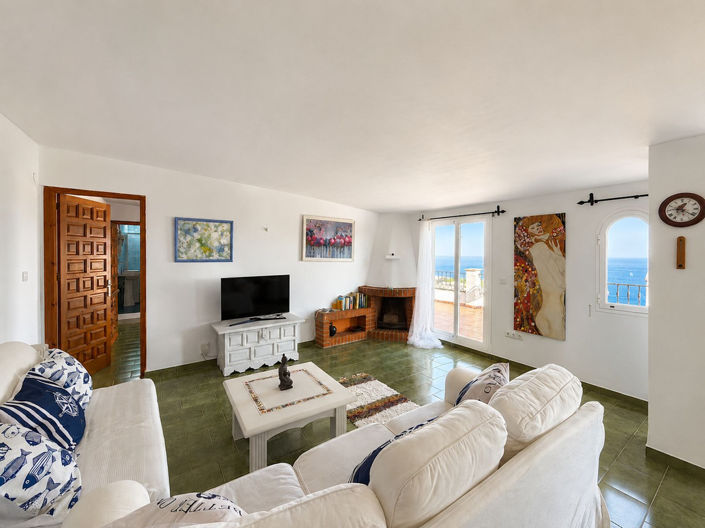 Image No.3-2 Bed Property for sale