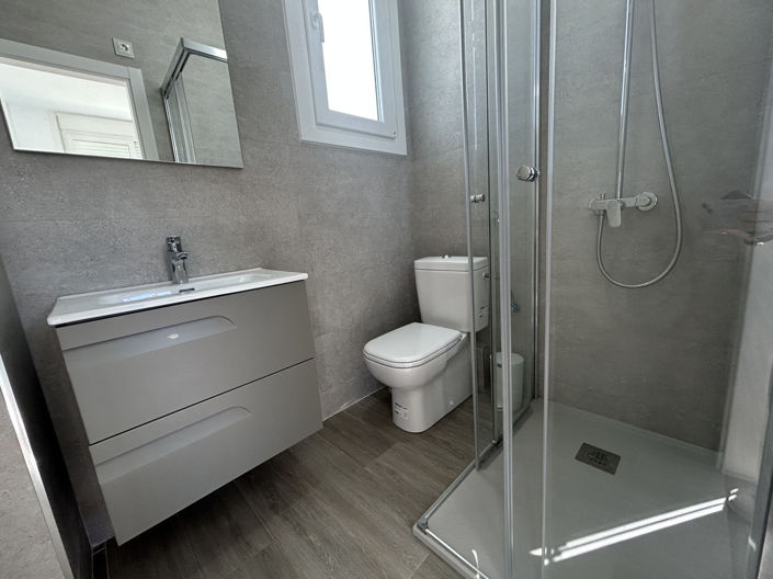 Image No.17-3 Bed Property for sale