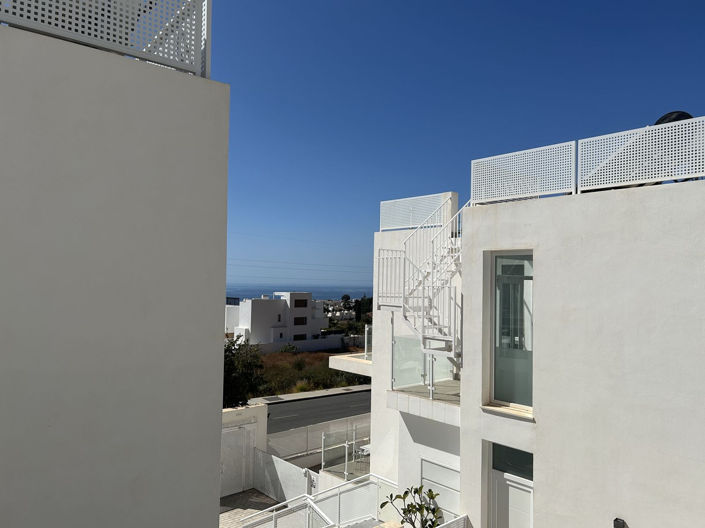 Image No.19-3 Bed Property for sale