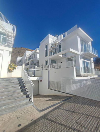 Image No.20-3 Bed Property for sale