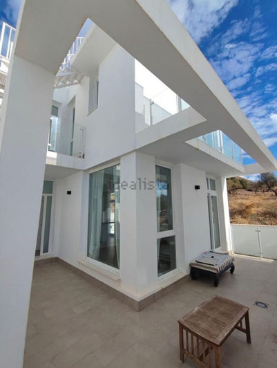 Image No.21-3 Bed Property for sale
