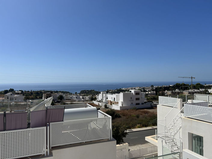 Image No.3-3 Bed Property for sale