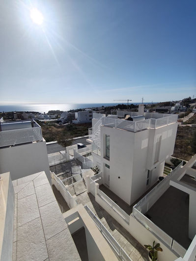 Image No.7-3 Bed Property for sale