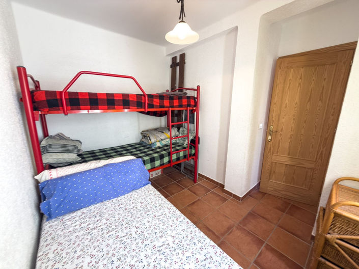 Image No.12-2 Bed Property for sale