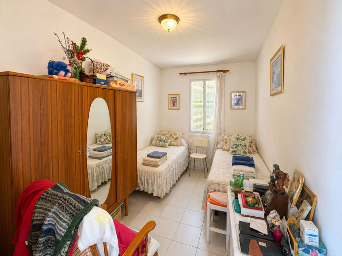 Image No.14-3 Bed Property for sale