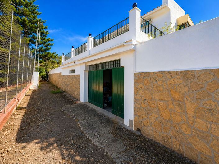 Image No.16-3 Bed Property for sale