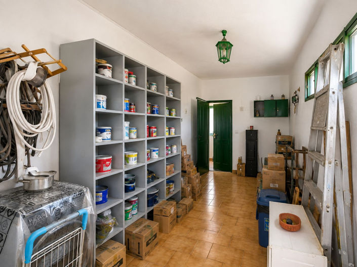 Image No.18-3 Bed Property for sale