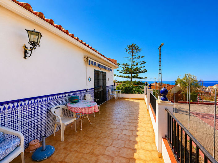 Image No.8-3 Bed Property for sale