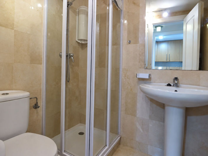 Image No.8-2 Bed Property for sale