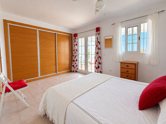 Image No.16-2 Bed Property for sale