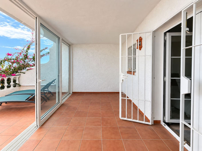 Image No.17-2 Bed Property for sale