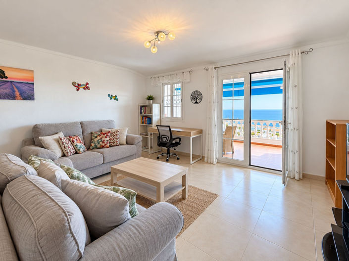Image No.2-2 Bed Property for sale