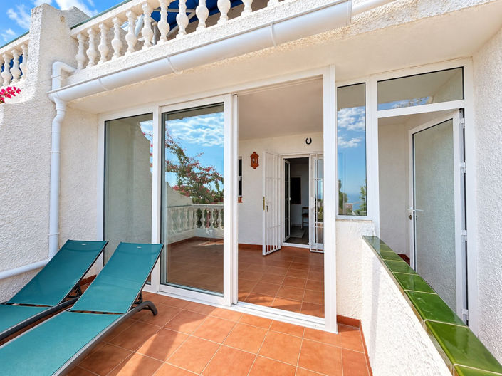 Image No.21-2 Bed Property for sale