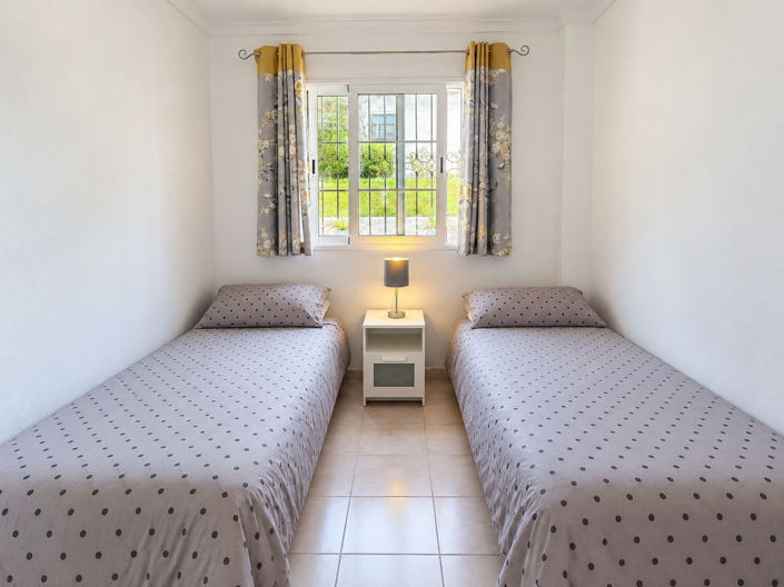 Image No.23-2 Bed Property for sale