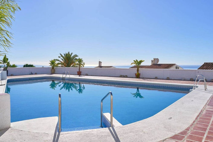 Image No.30-2 Bed Property for sale
