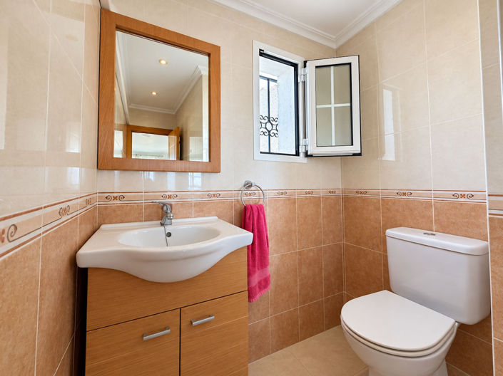 Image No.9-2 Bed Property for sale