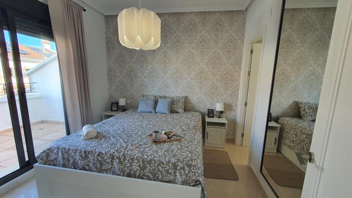 Image No.17-3 Bed Townhouse for sale